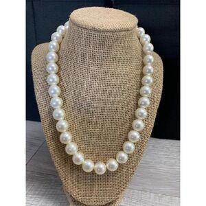 Womens Faux Pearl Strand Necklace 18 Inch Cream Silver Tone Lobster Clasp 75